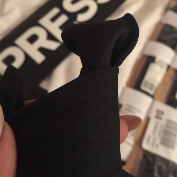 EXPRESS black 💯% silk tie NEW - Picture 5 of 5